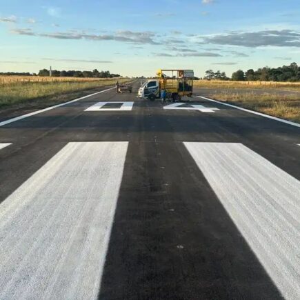 Tinta para asfalto: garanta eficiência e durabilidade na sinalização de ruas e rodovias